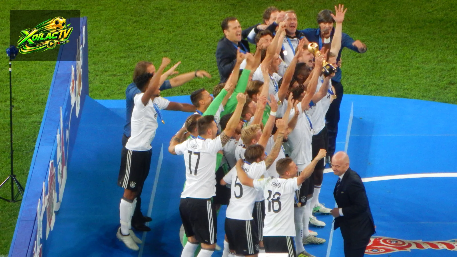 Đội tuyển Đức ăn mừng sau trận chung kết Confederations Cup năm 2017