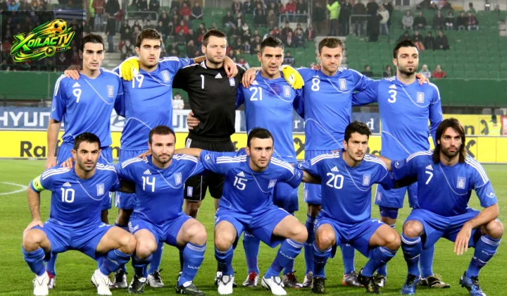 Đội tuyển Hy Lạp chụp ảnh trước một trận đấu quốc tế năm 2010
