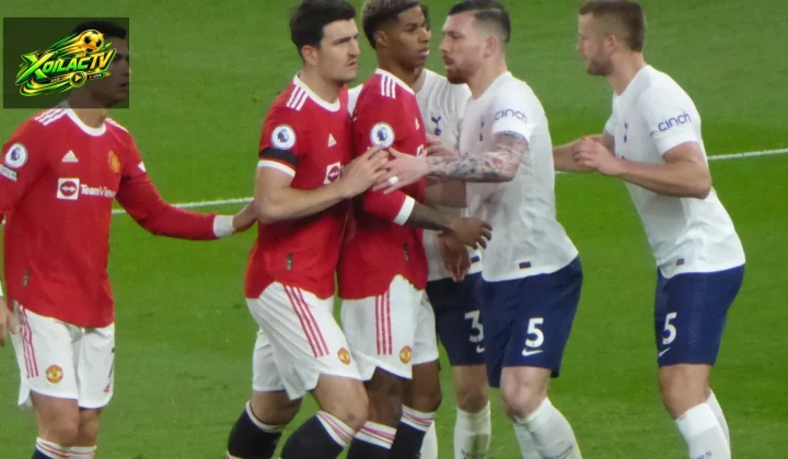 Cầu thủ Manchester United và Tottenham Hotspur thi đấu năm 2022