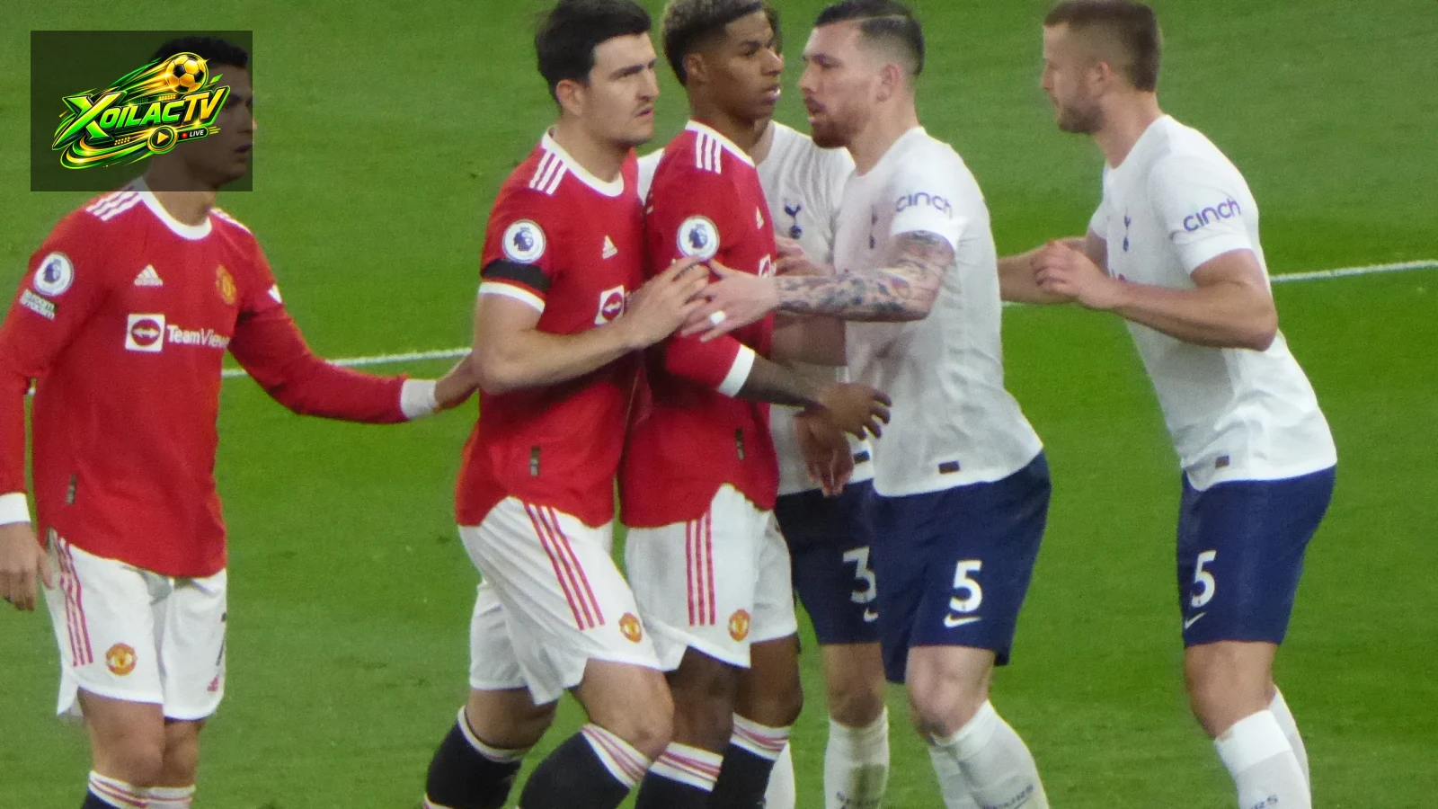 Cầu thủ Manchester United và Tottenham Hotspur thi đấu năm 2022